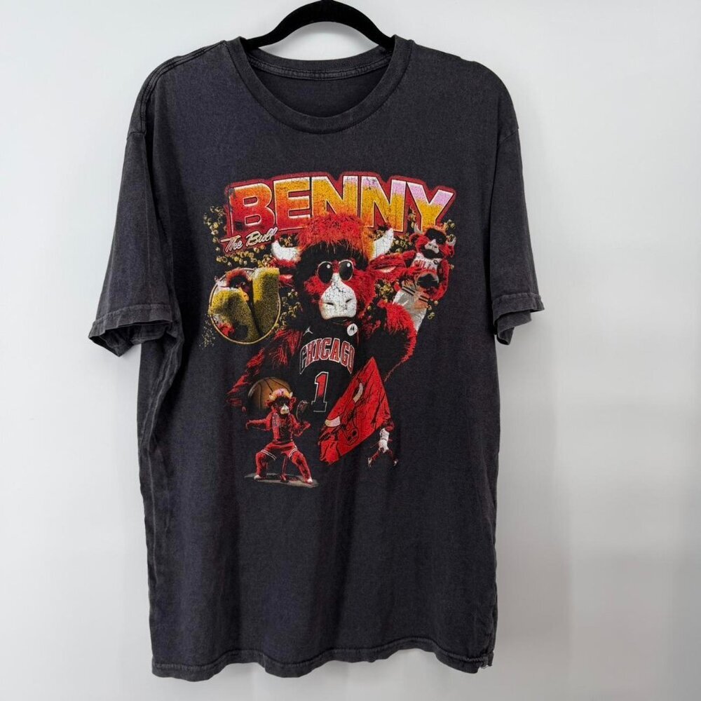 Vintage 90s Chicago Bulls Benny The Bull T-Shirt Size L Black Faded NBA Mascot